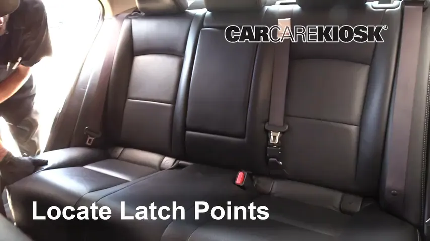 2013 Suzuki Kizashi GTS 2.4L 4 Cyl. Car Seats
